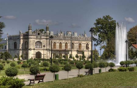 کاخ و موزه دادیانی در زوگدیدی