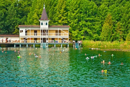 دریاچه هویزجاذبه گردشگری مجارستان