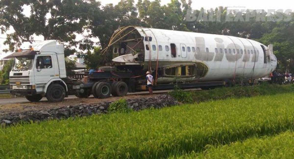 هواپیمای متروکه در جنوب شرقی بالی